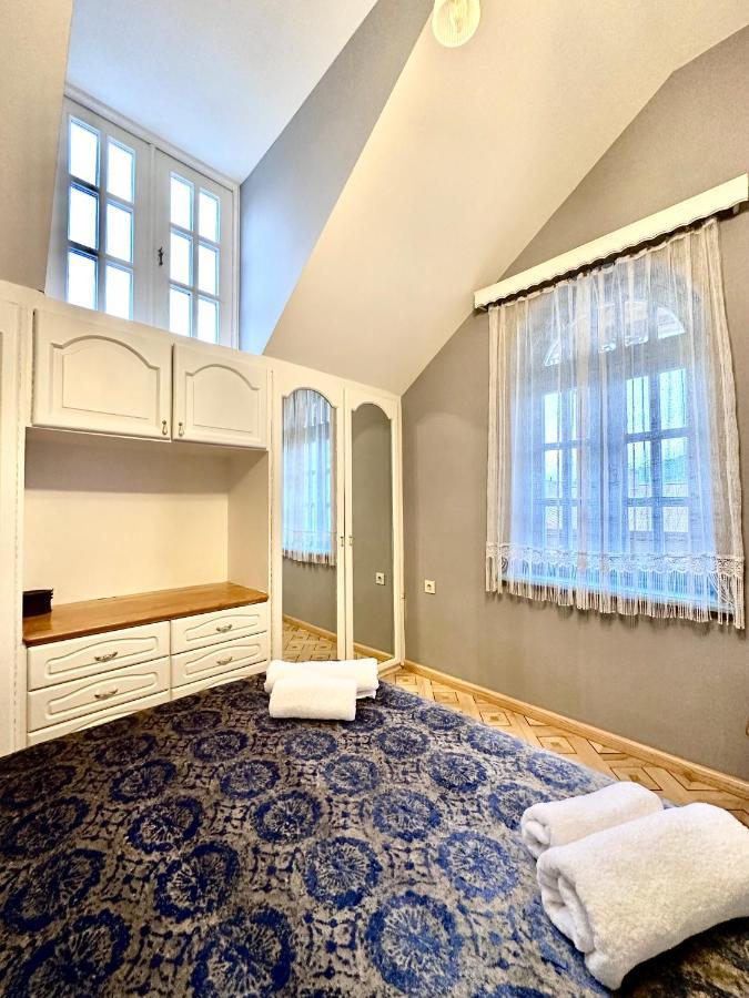 Hotel Embassy Тбилиси Экстерьер фото