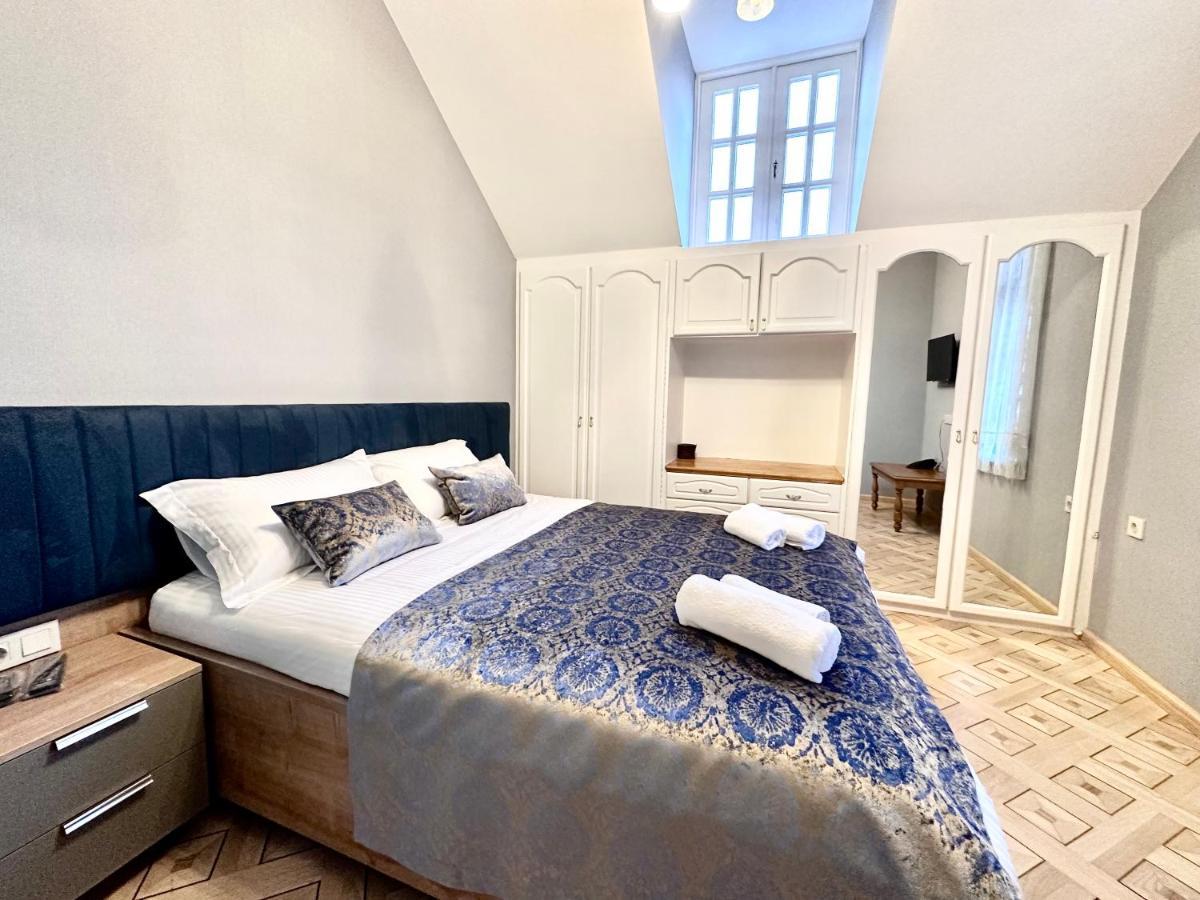 Hotel Embassy Тбилиси Экстерьер фото
