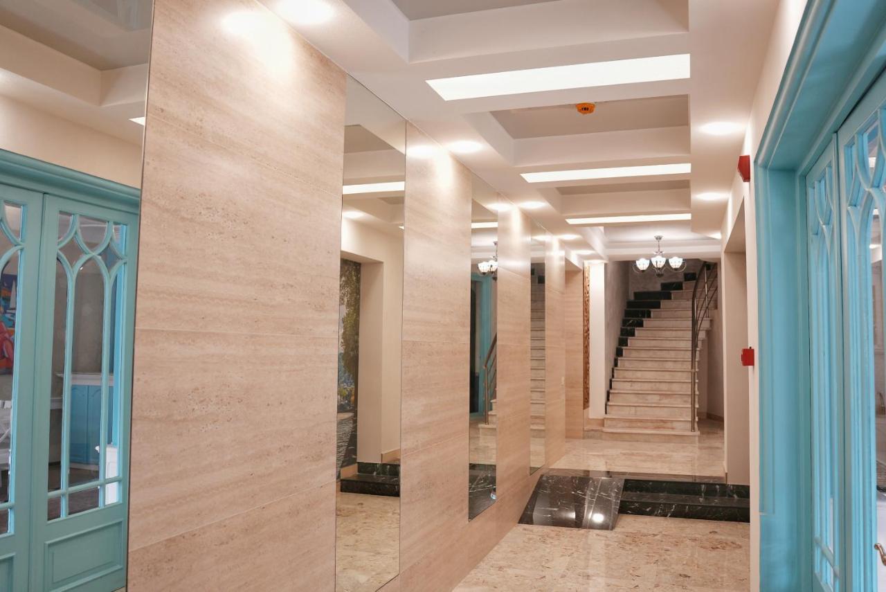 Hotel Embassy Тбилиси Экстерьер фото