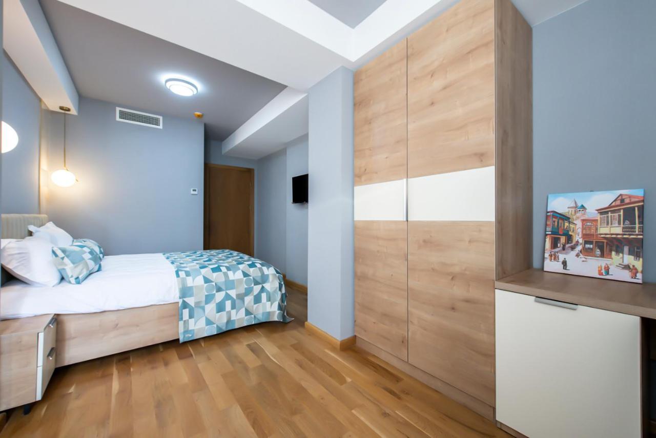 Hotel Embassy Тбилиси Экстерьер фото
